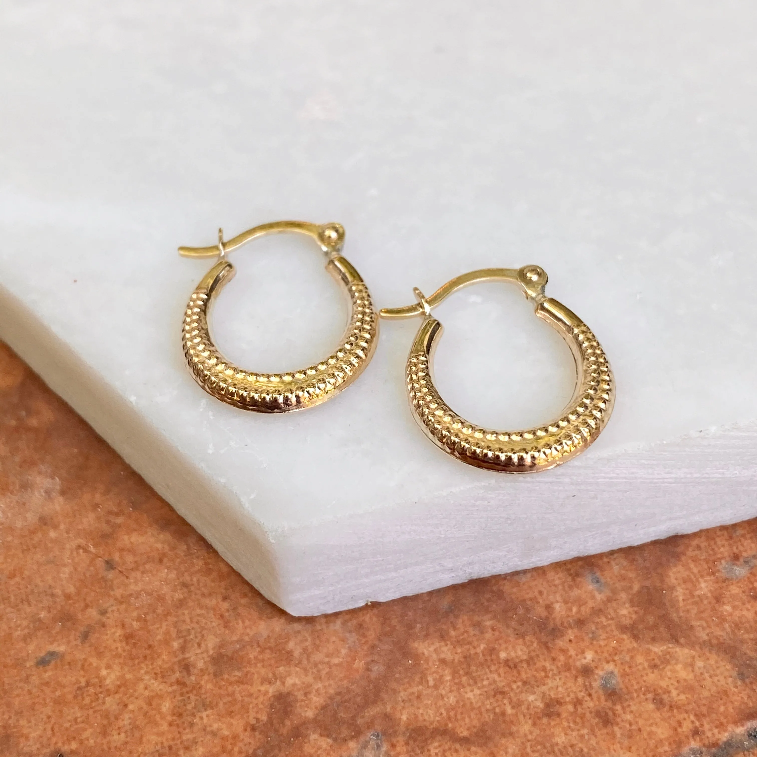 10KT Yellow Gold Scalloped Textured Hoop Earrings 15mm