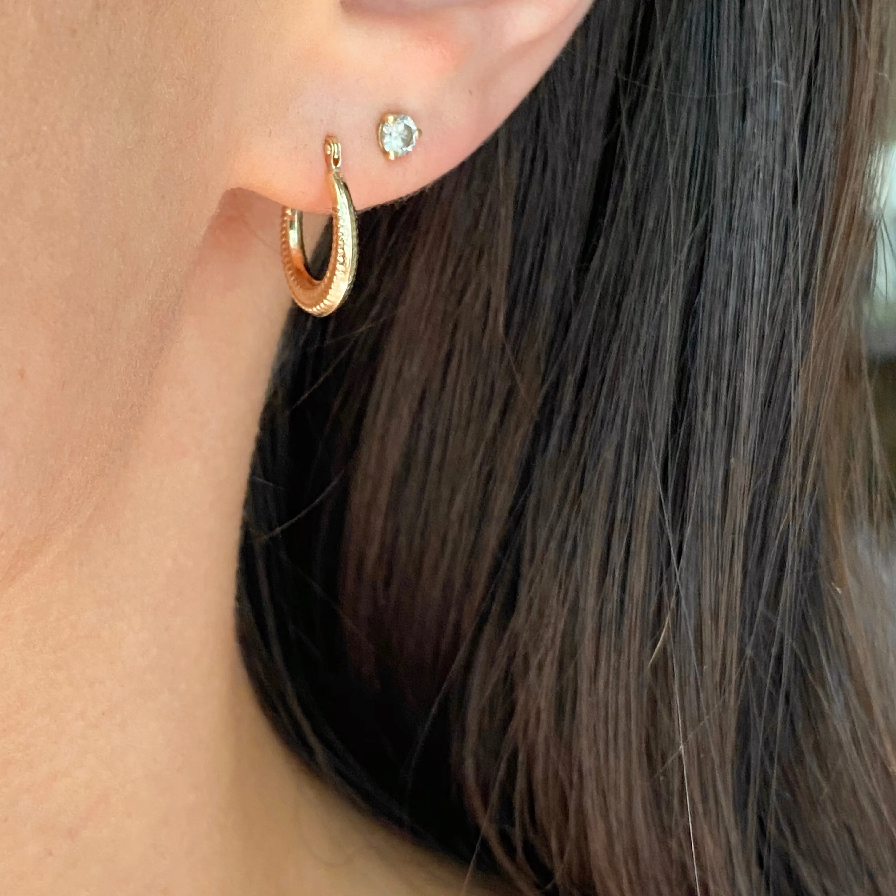 10KT Yellow Gold Scalloped Textured Hoop Earrings 15mm