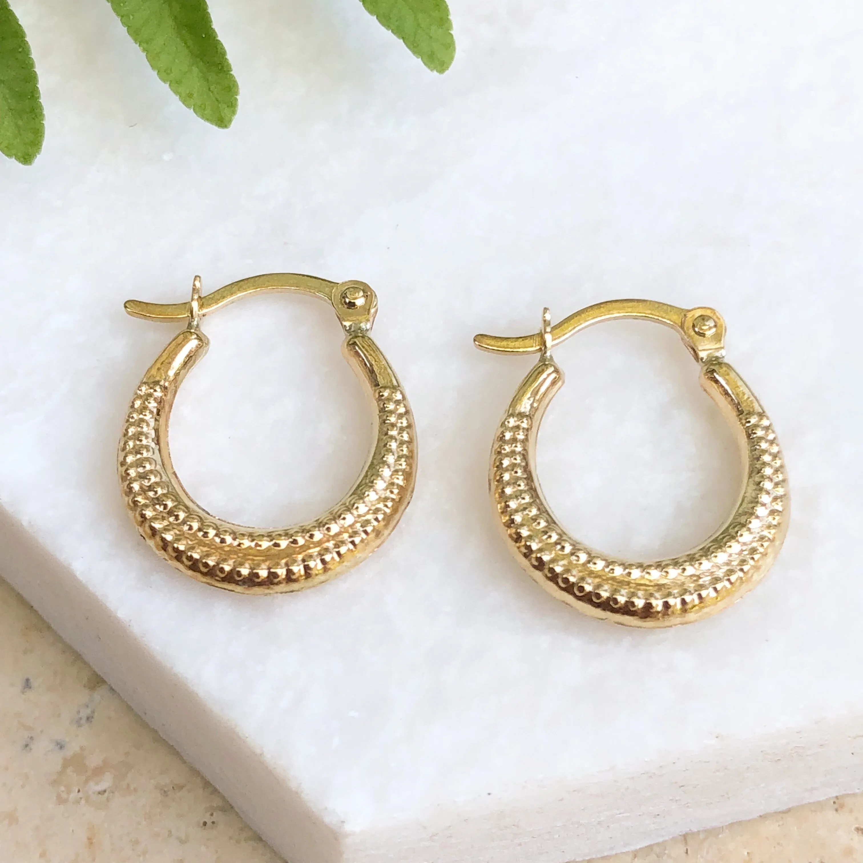 10KT Yellow Gold Scalloped Textured Hoop Earrings 15mm