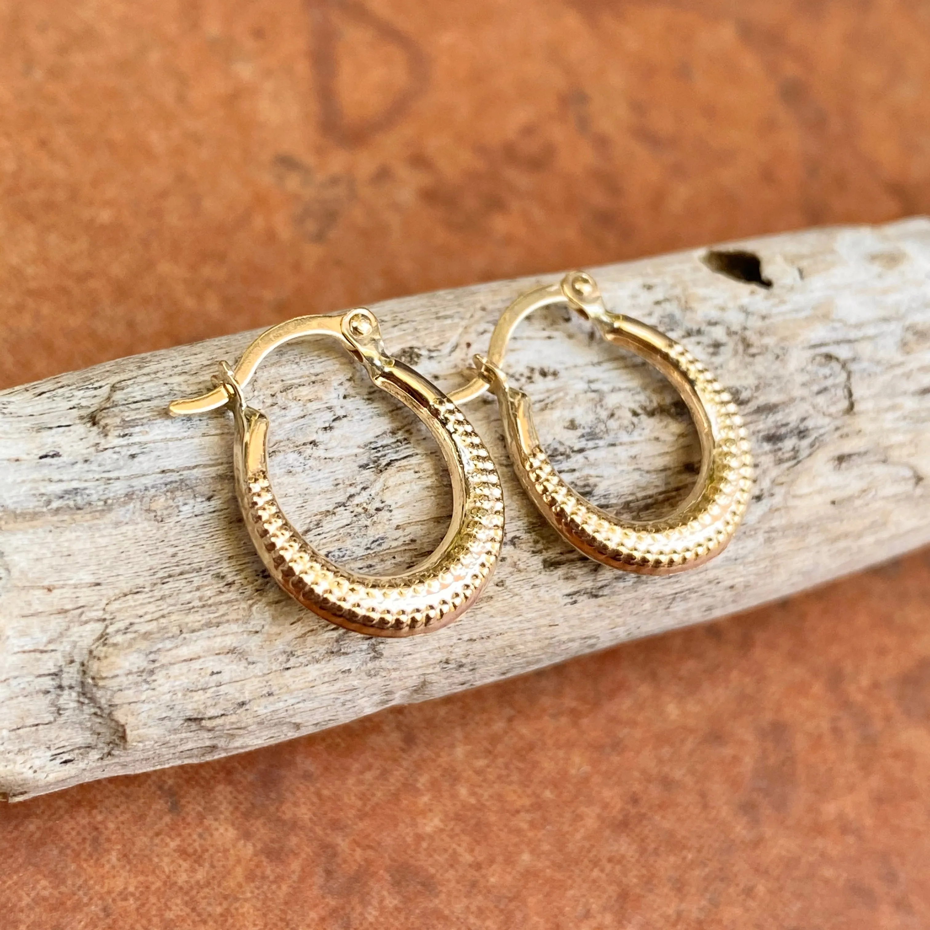 10KT Yellow Gold Scalloped Textured Hoop Earrings 15mm