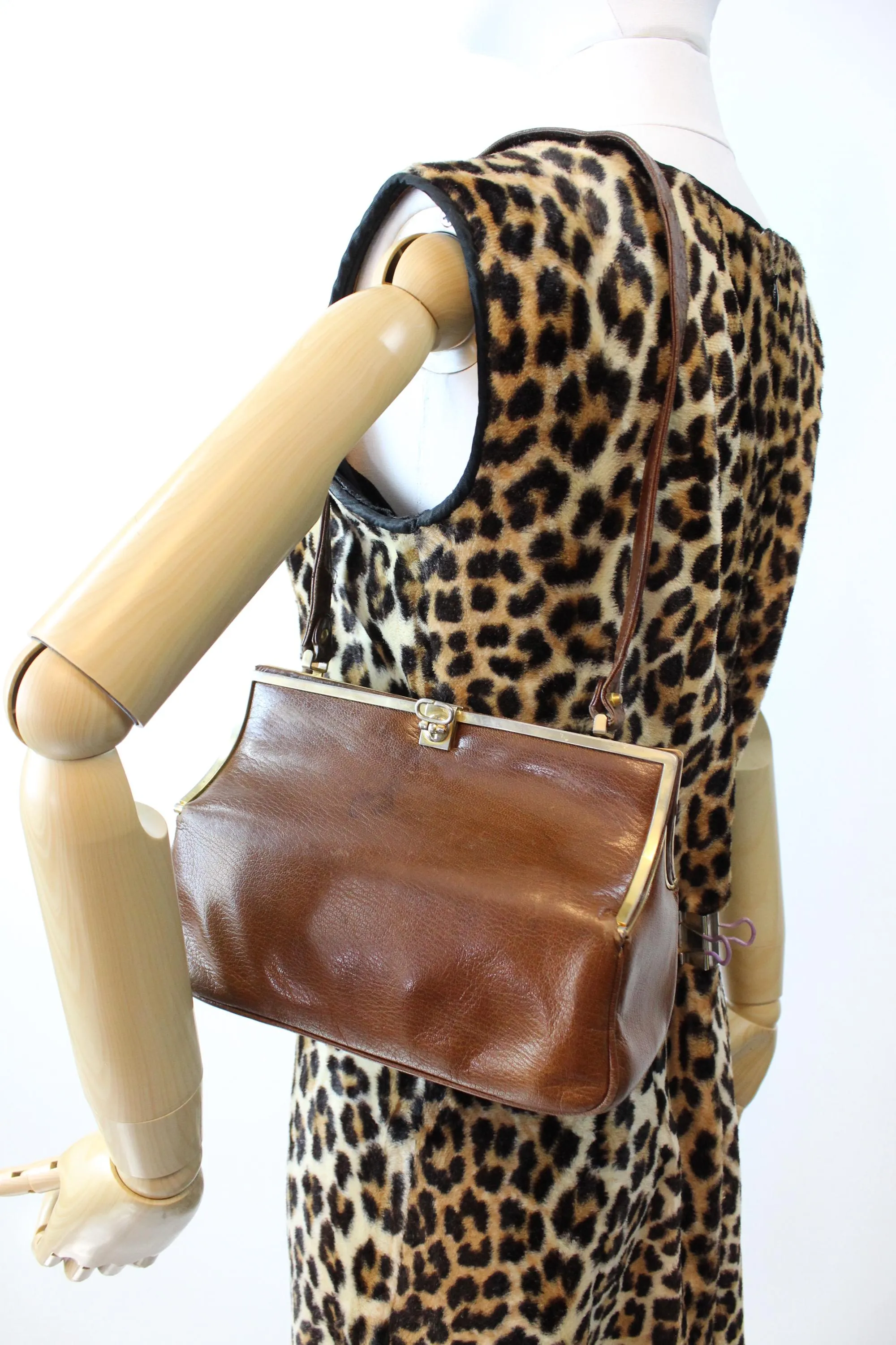 1940s POINTED ARCH leather handbag | new fall winter