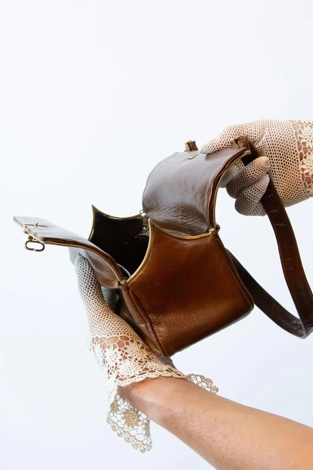 1940s POINTED ARCH leather handbag | new fall winter