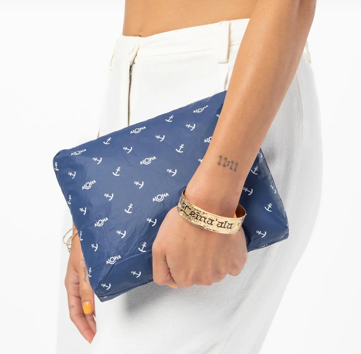 Aloha Small Pouch Shipwrecks Anchor White/Navy