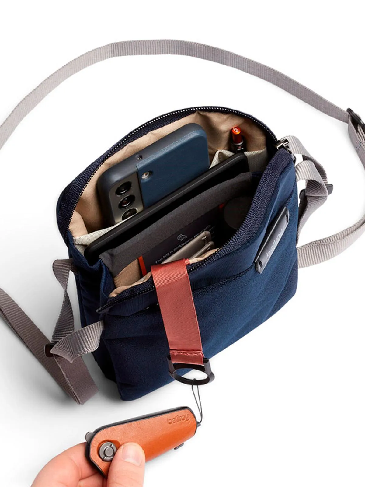 Bellroy City Pouch Navy