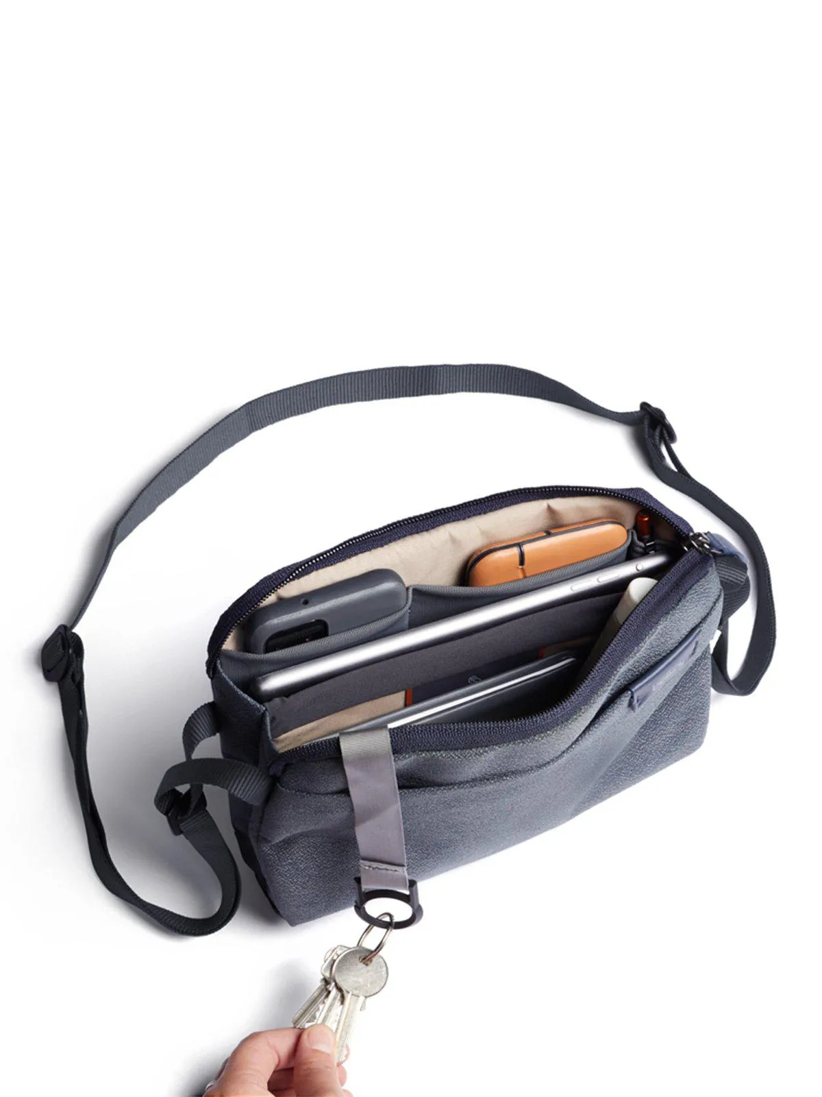 Bellroy City Pouch Plus Basalt
