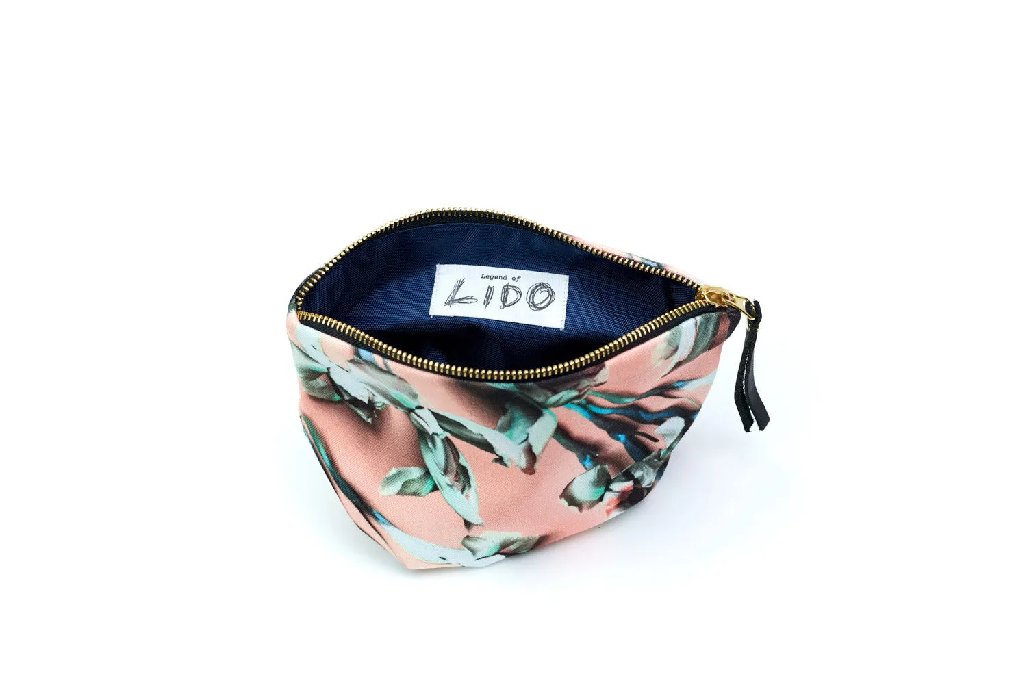 Flores, in Blush