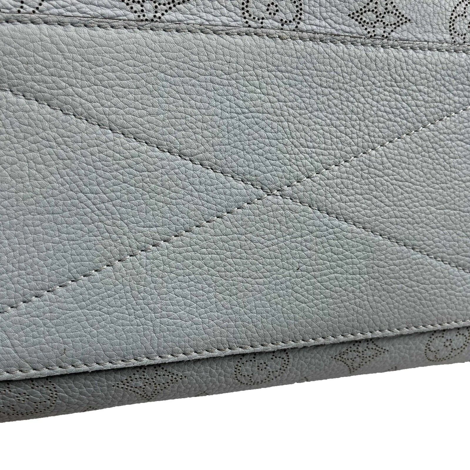 Louis Vuitton Babylone PM Crossbody Handbag Mahina Leather 2Way