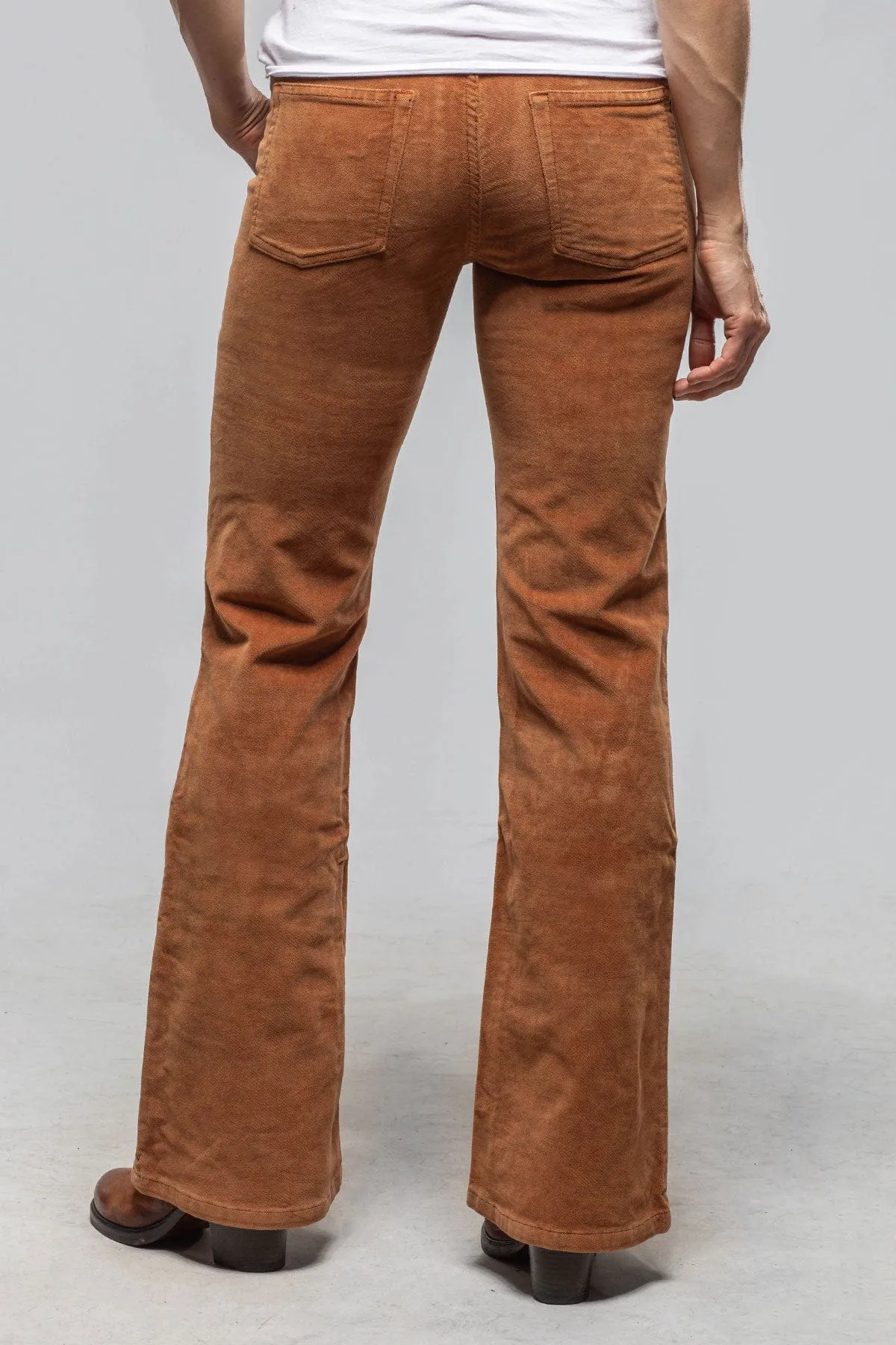 Luna Velvet Flare In Cognac