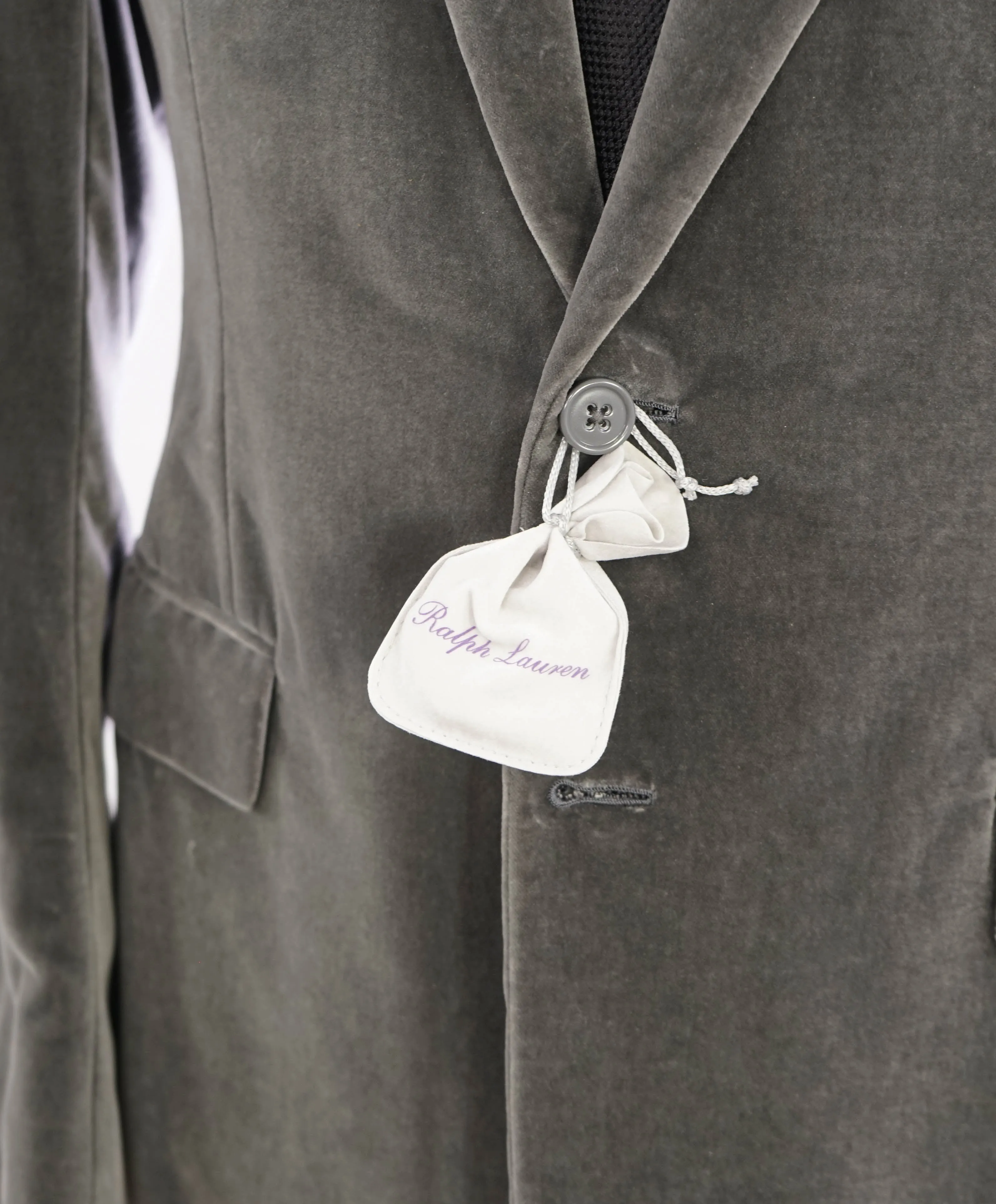 RALPH LAUREN PURPLE LABEL - *VELVET* Gray Solid Notch Lapel Blazer - 44R