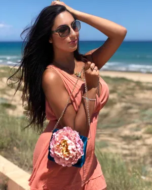 Rose Clutch